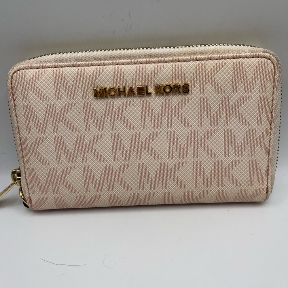 Michael Kors Jet Set Travel Multifunction wallet